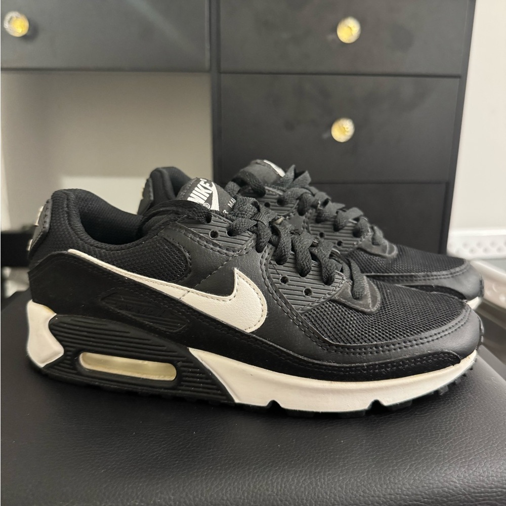 Nike Air Max 90 Sneakers